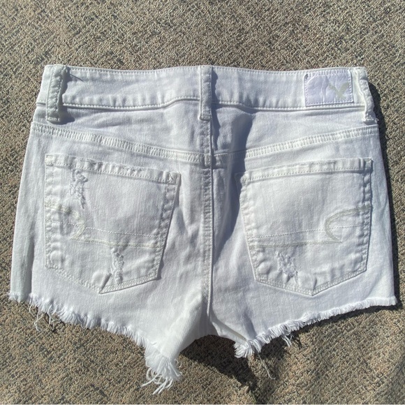 American Eagle Hi Rise Shortie Shorts Denim White Ripped Casual size 6 28 - Picture 5 of 11